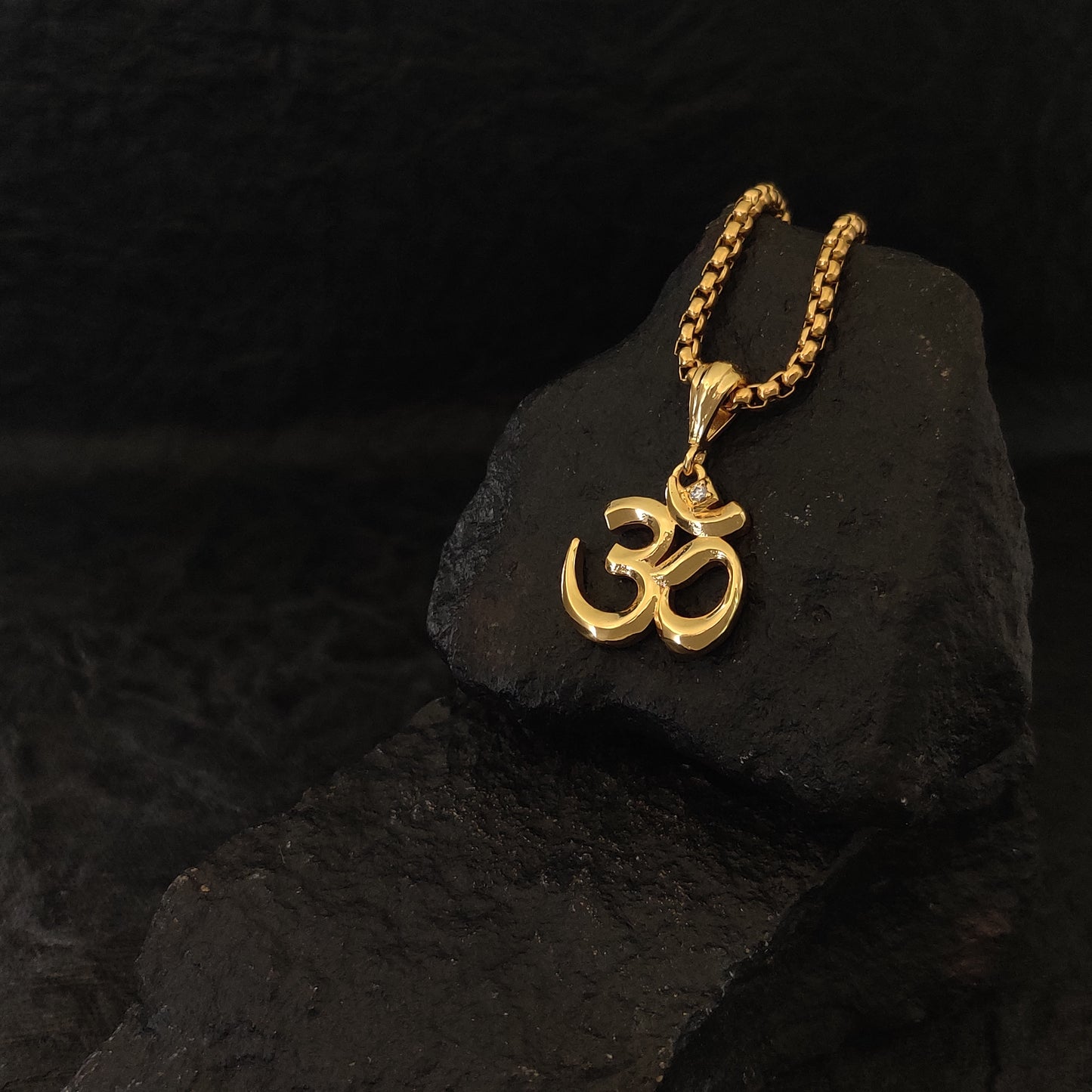 Zivia Signature Aum Gold Plated Pendant and Chain