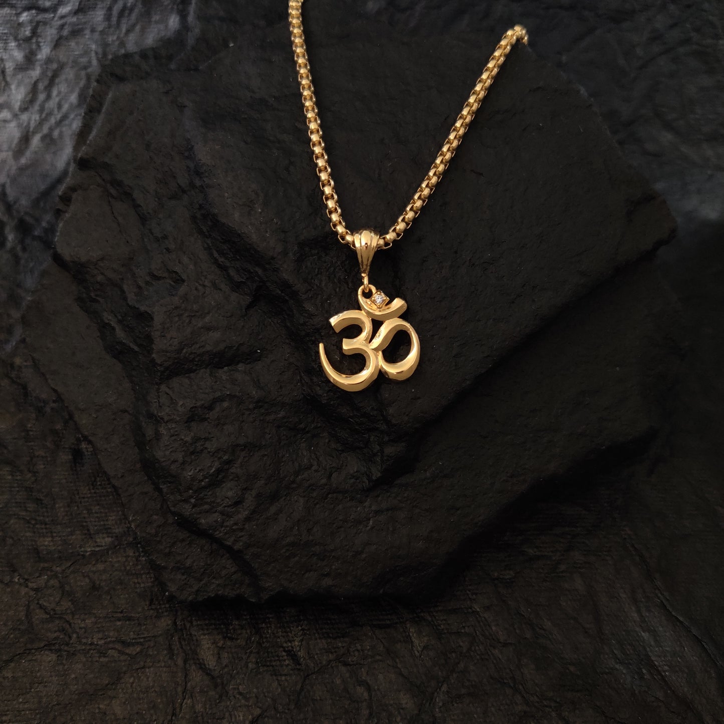 Alphabetic OM Pendant with Chain