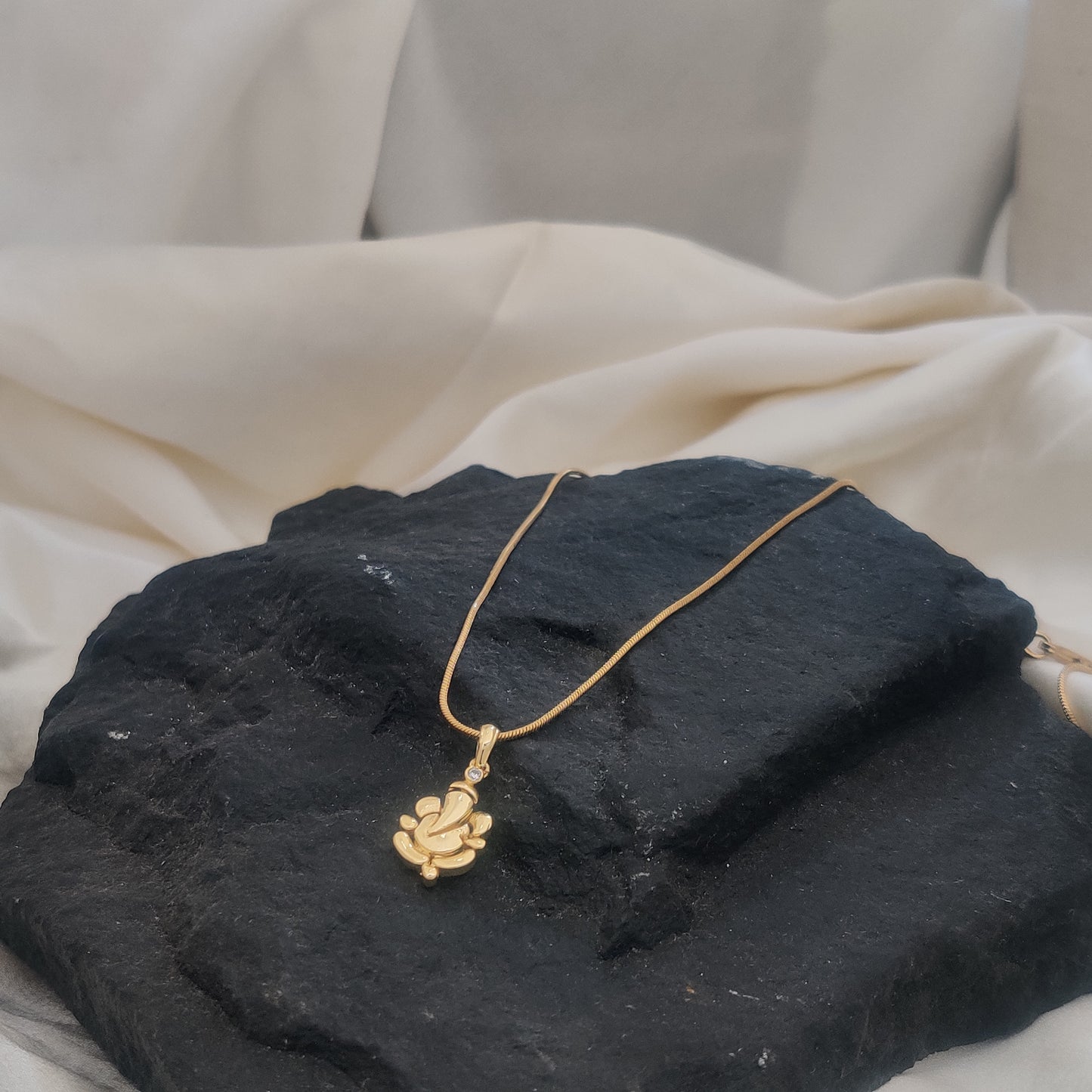 Zivia 18k Divya Ganesha pendant with Delicate gold plated chain