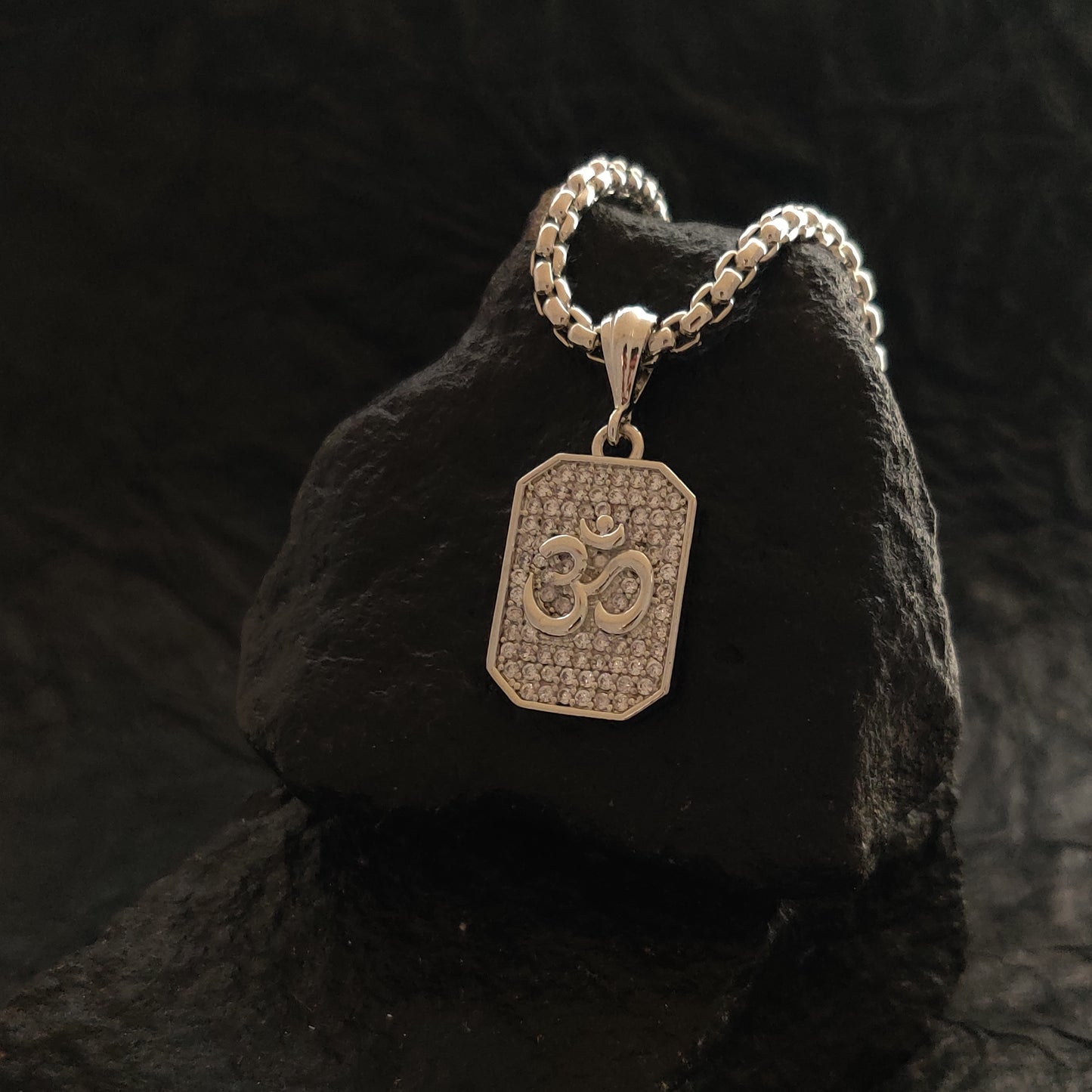 Zivia Silver Plated Aum Pendant with Chain