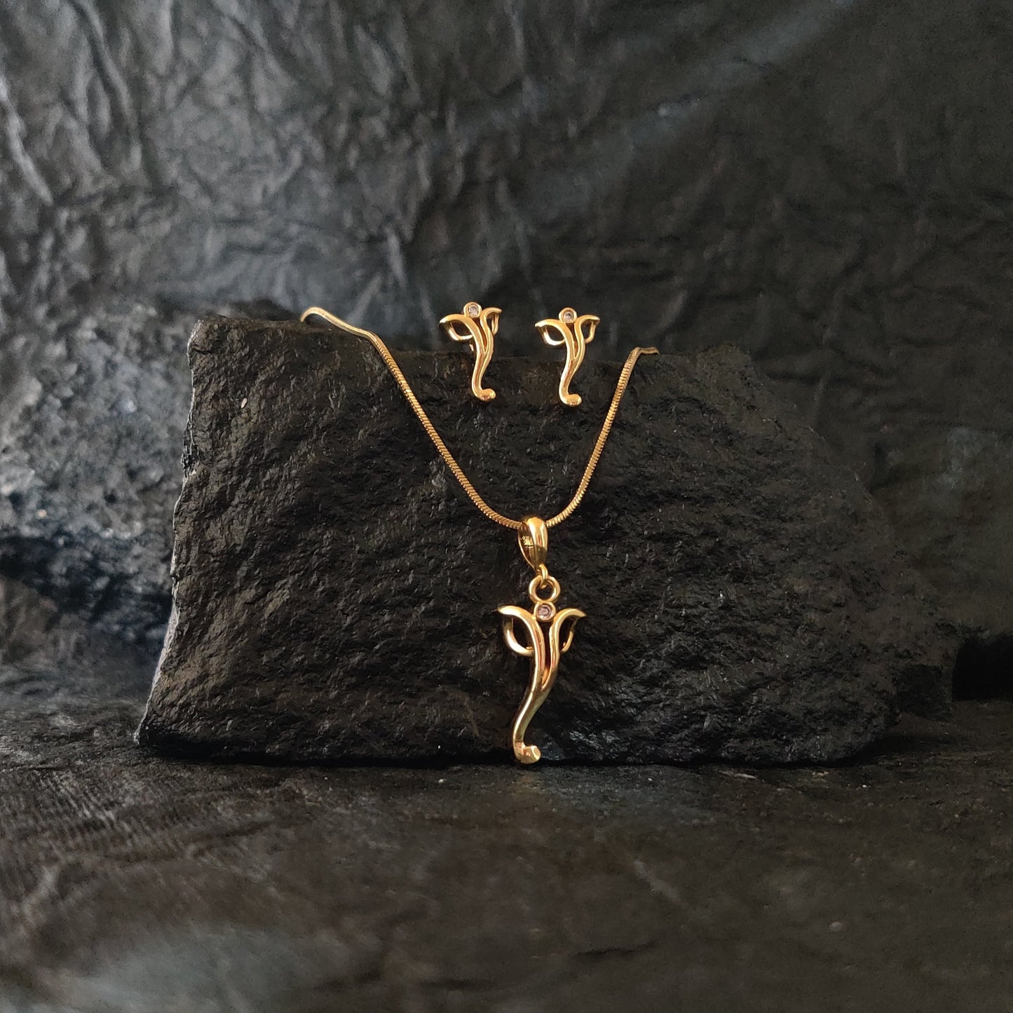 Zivia Cute Ganesha Pendant and Chain with Earrings