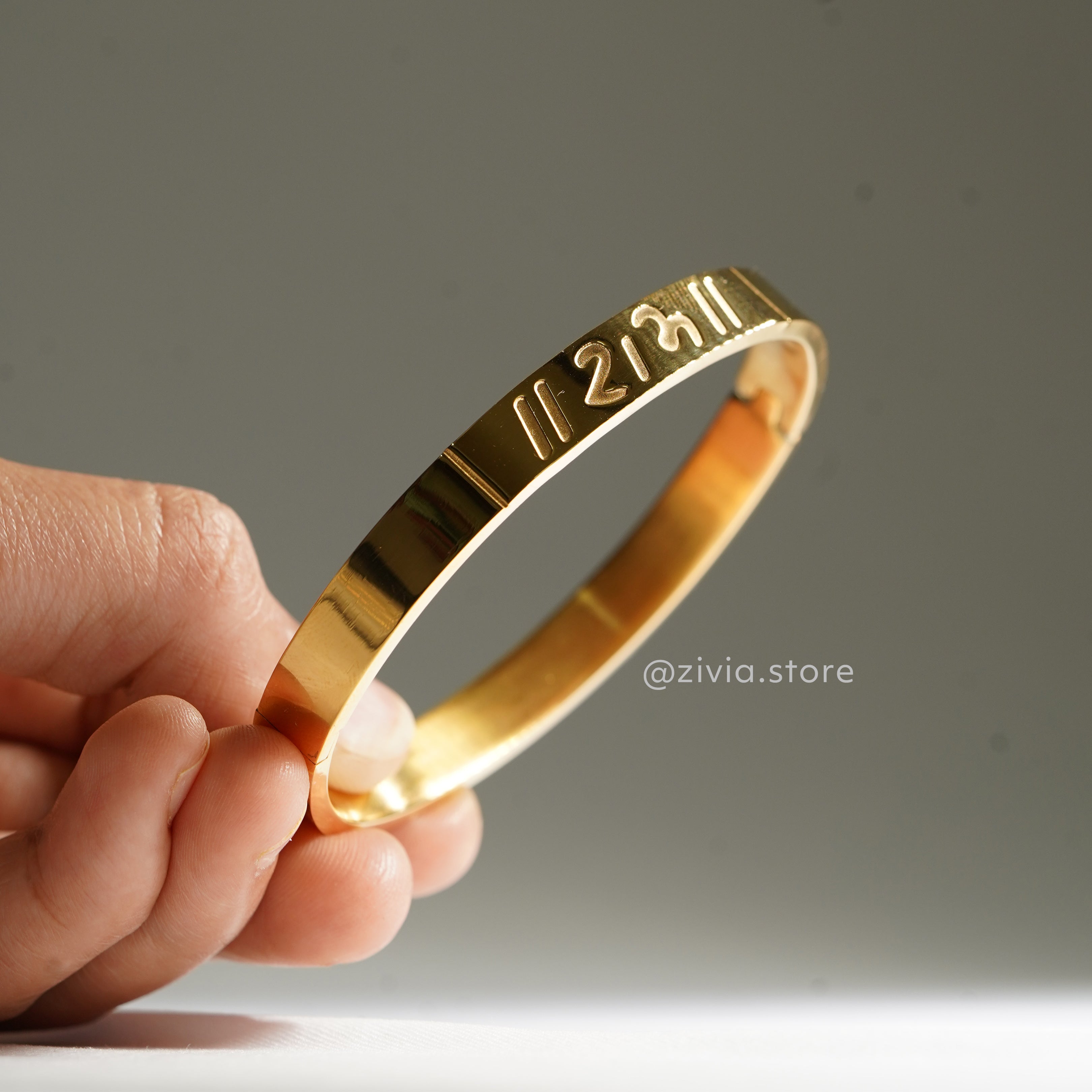 Shree Ram 24kt Gold Premium Bracelet