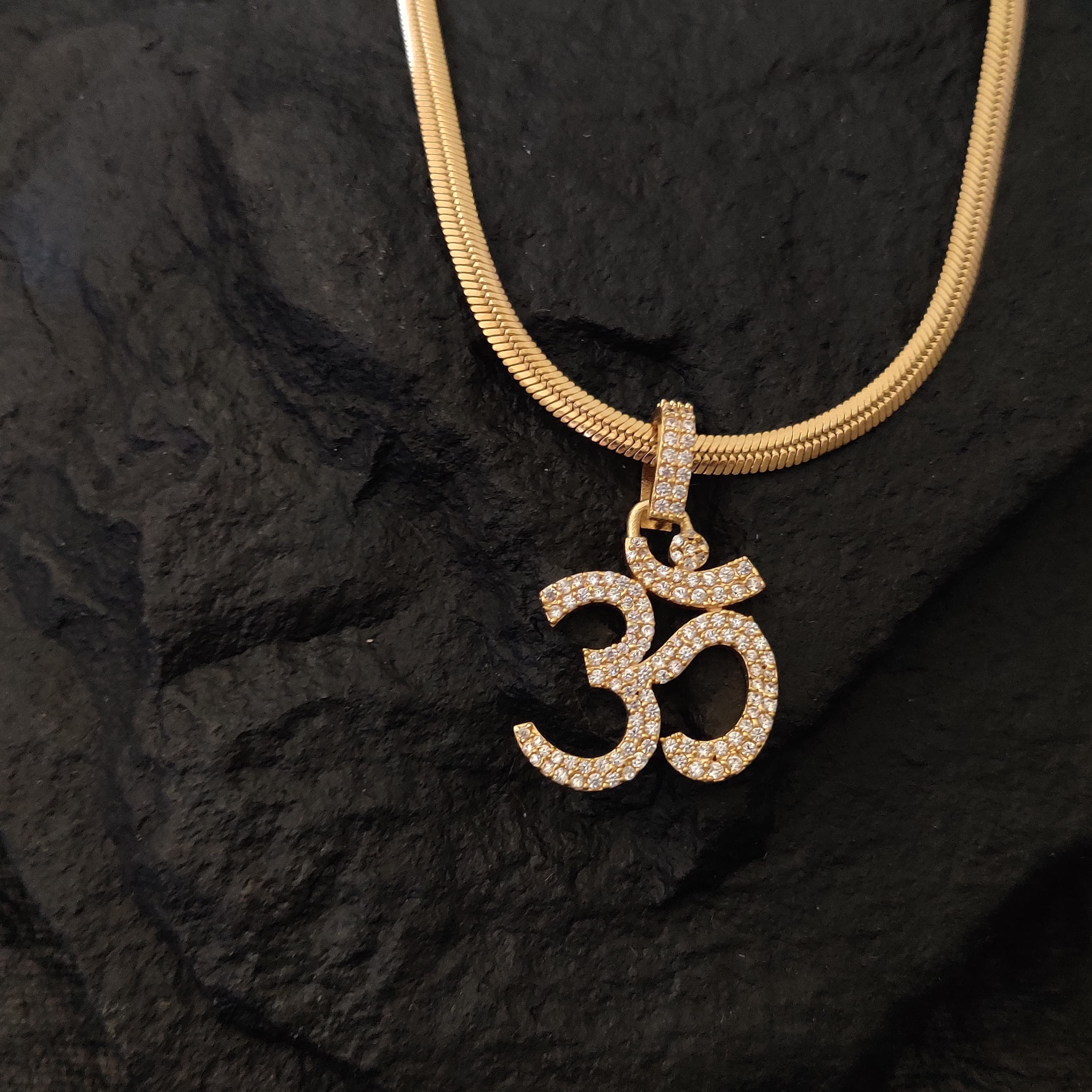 Legacy Divine Om Diamond Pendant with Chain