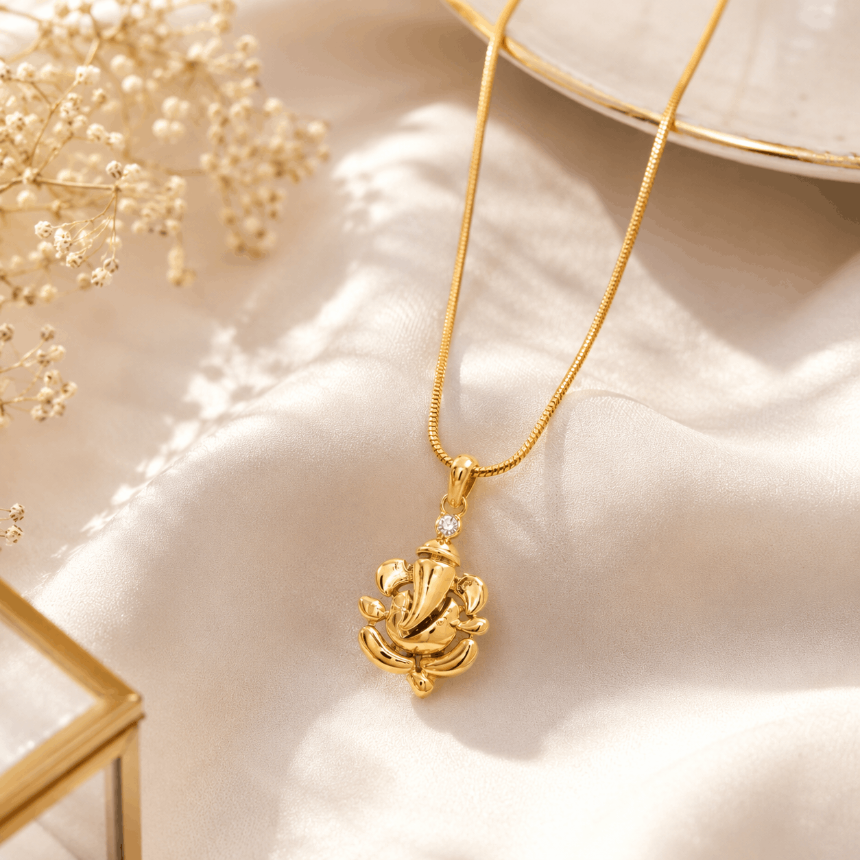 Zivia 18k Divya Ganesha pendant with Delicate gold plated chain